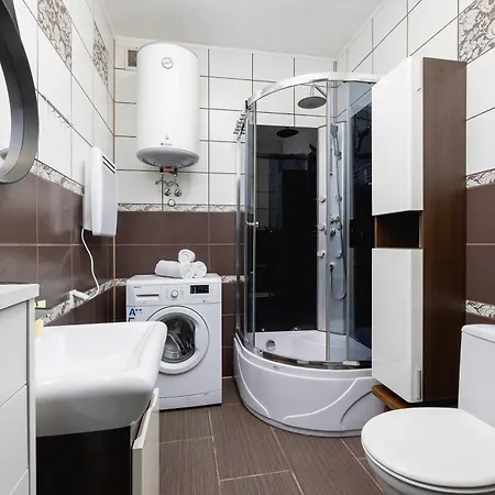 Bright Studio With Balcony In By Renters 아파트 *