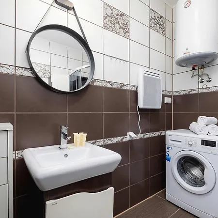 아파트 Bright Studio With Balcony In By Renters