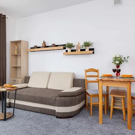 Bright Studio With Balcony In By Renters *